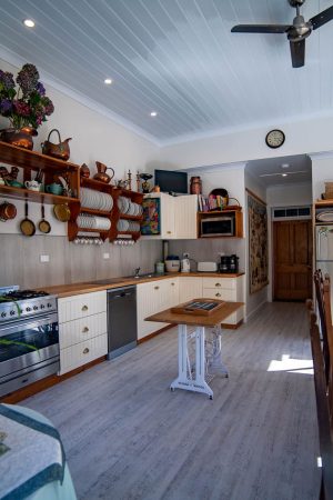 poets-cottage-kitchen-4